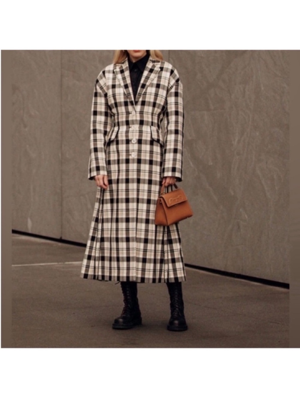 Carolina Herrera Black and White Plaid Trench Coat size 2